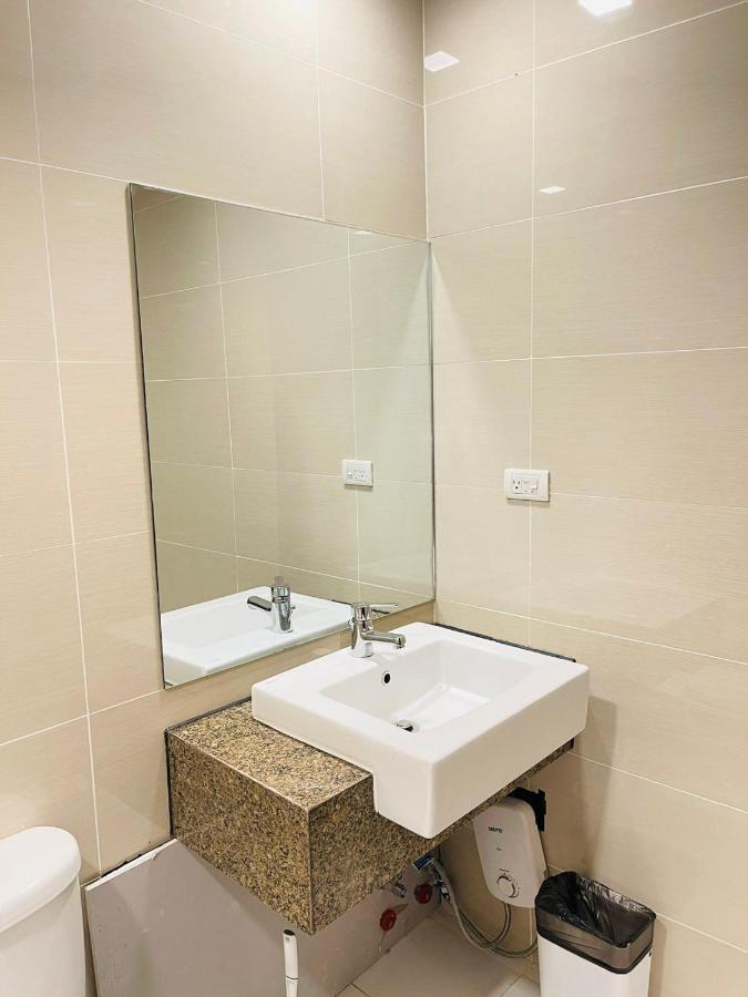 Mactan Newtown Beach Condo Lapu-Lapu City Exterior photo